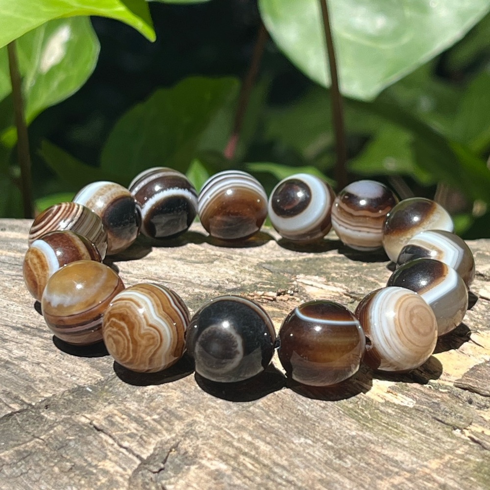 12mm‎ stretchable banded Botswana agate bracelet